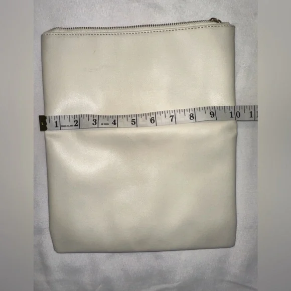 Rachel Pally Beige and Red Floral Zipper Pouch/Clutch NWOT - Picture 4 of 5